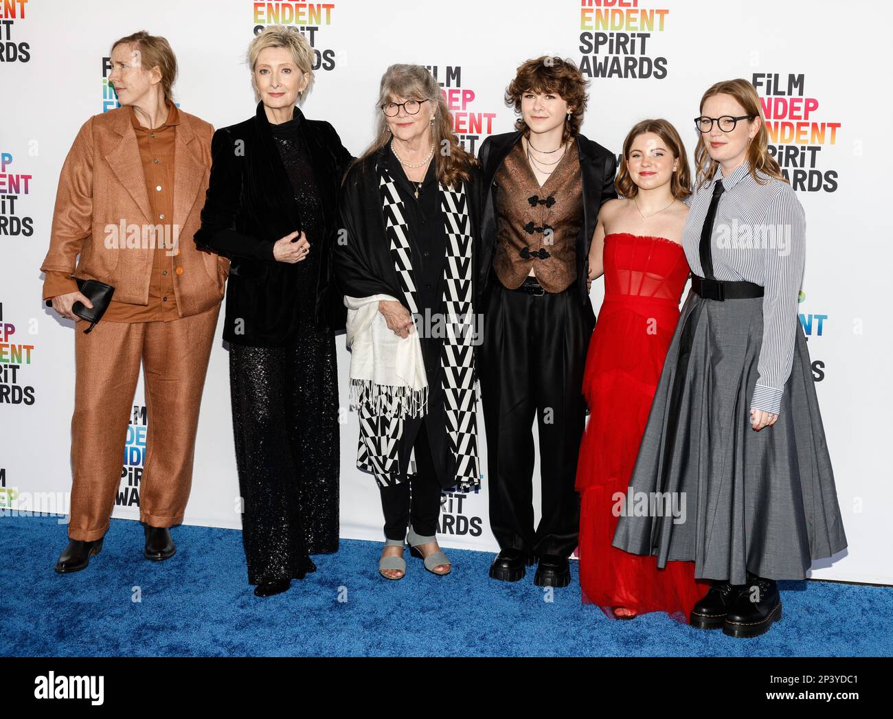 Santa Monica, États-Unis. 04th mars 2023. Santa Monica, Californie - 04 mars 2023 : Miriam Toews, Sarah Polley, Judith Ivey, Sheila McCarthy, Kate Hallett et Liv McNeil assistent aux Prix de l'Esprit indépendant du film 2023 crédit : Ovidiu Hrubaru/Alamy Live News Banque D'Images