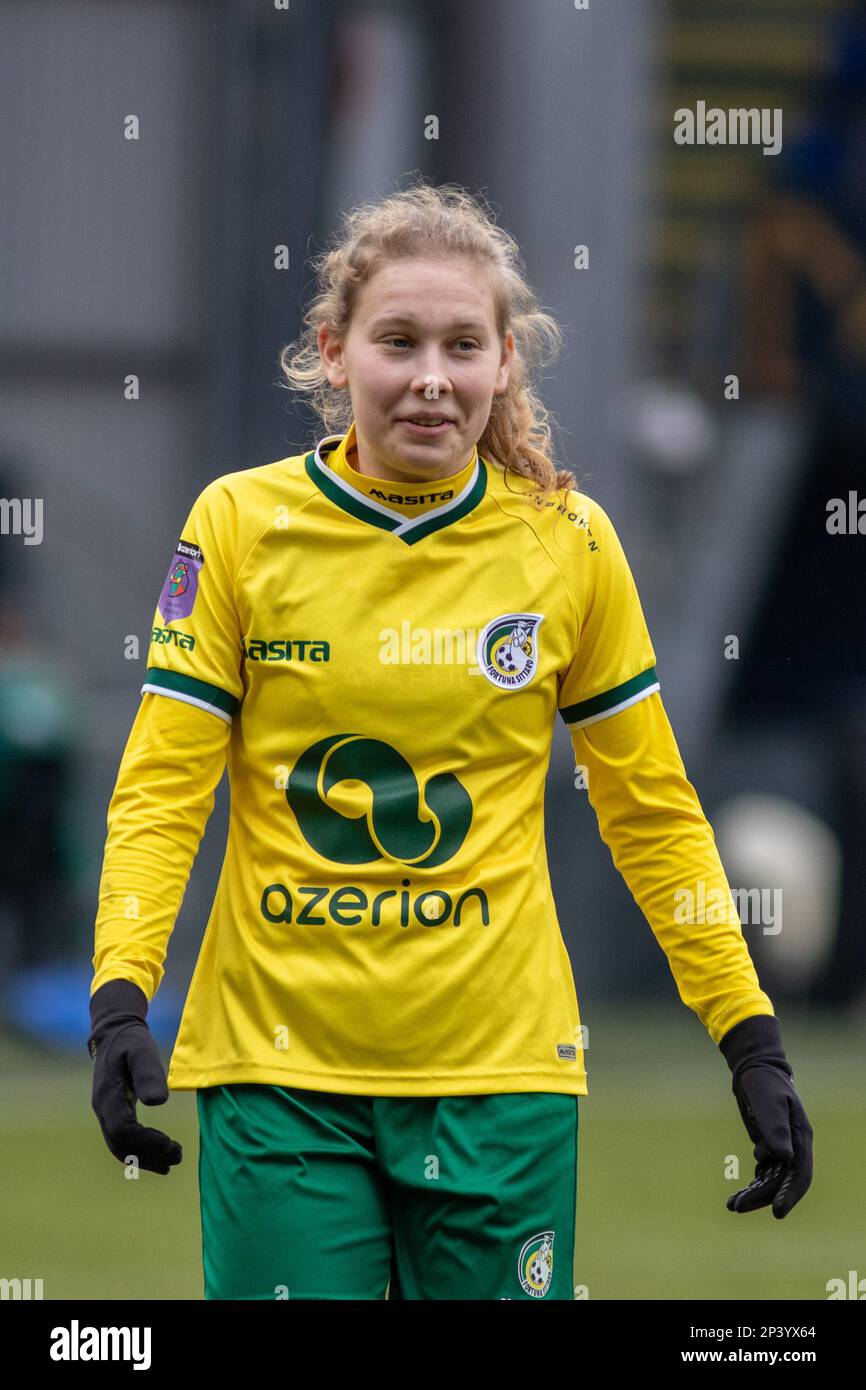 Sittard, pays-Bas. 05th mars 2023. Sittard, pays-Bas, 5 mars 2023: Jarne Teulings (16 Fortuna Sittard) en action pendant le jeu Azerion Eredivisiie Vrouwen entre Fortuna Sittard et Twente à Fortuna Sittard Stadion à Sittard, pays-Bas. (Leitting Gao/SPP) crédit: SPP Sport presse photo. /Alamy Live News Banque D'Images