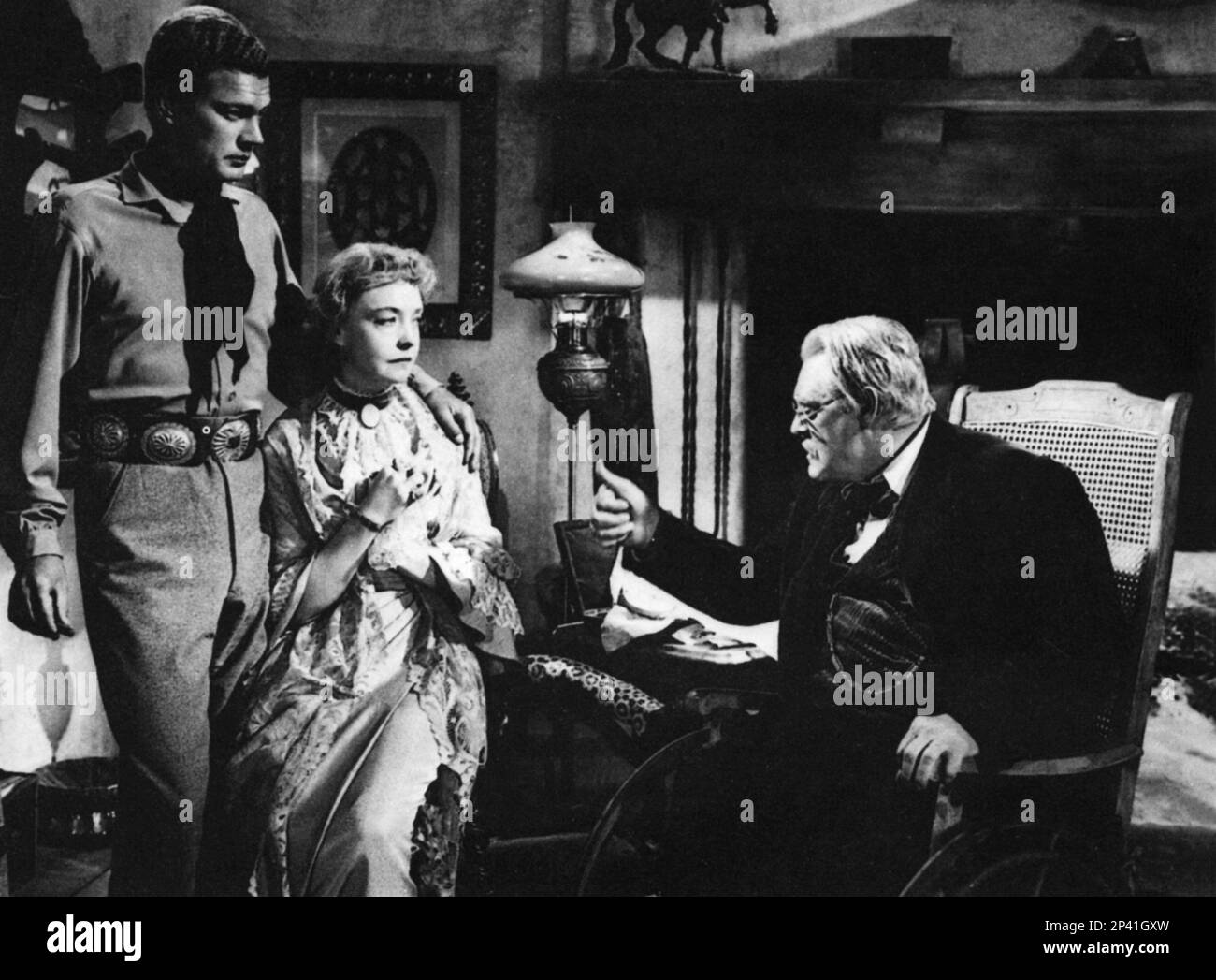 1947 , USA : l'actrice LILLIAN GISH ( 1893 - 1993 ) avec JOSEPH COTTEN et LIONEL BARRYMORE dans DUEL DANS LE SOLEIL ( Duello al Sole ) par King Bin - CINÉMA - FILM - WESTERN - portrait - ritratto ---- Archivio GBB Banque D'Images