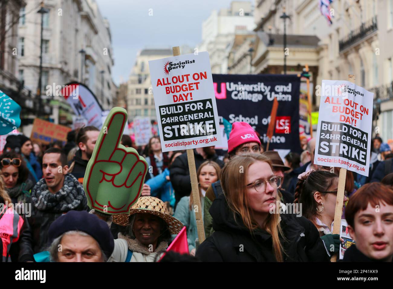 Londres, Royaume-Uni. 01 févr. 2023. Grève des enseignants. Des milliers de marche protéger le droit de grève marche de Portland place à Downing Street © Waldemar Sikora Banque D'Images