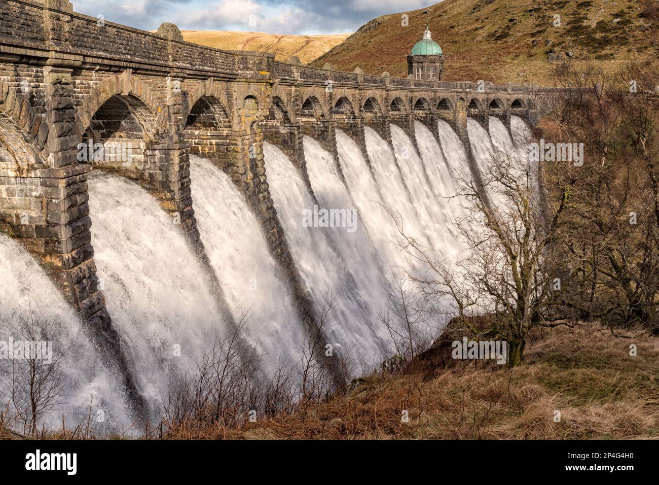 Vue sur le barrage, le barrage Craig Goch, la rivière Elan, la vallée Elan, Rhayader, Powys, Mid Wales, Royaume-Uni Banque D'Images