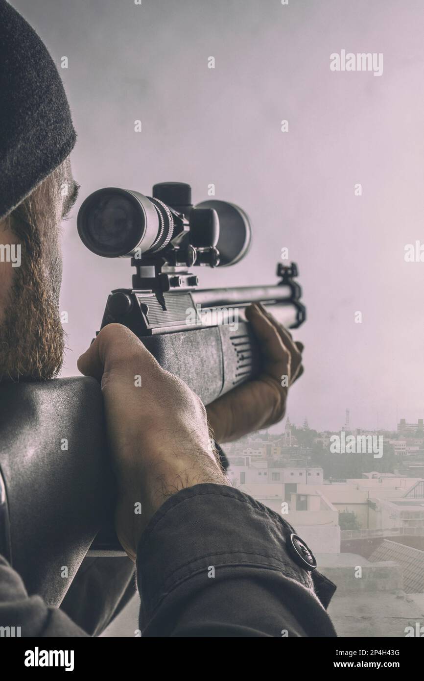 portrait d'un sniper avec fond de ville Banque D'Images