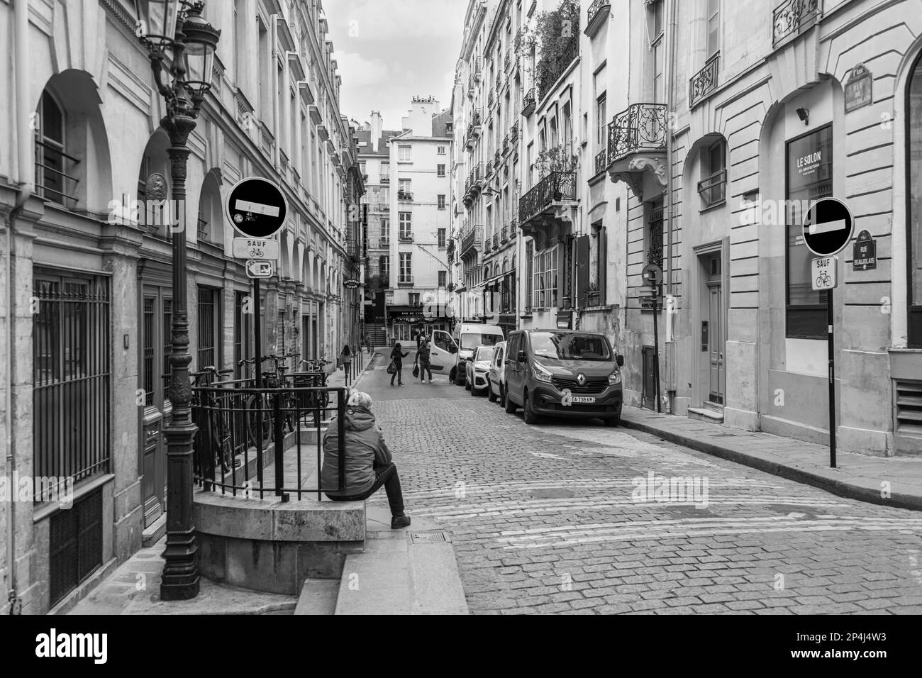 Photo noir et blanc de la rue de Beaujolais à Paris. Fév 2023. Banque D'Images