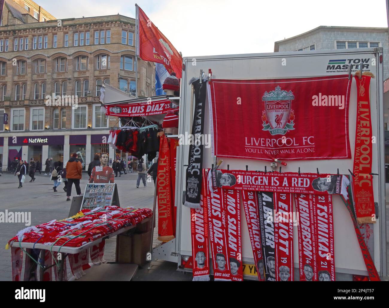 Up the Reds, Liverpool FC souvenir stall, Church Street, Liverpool, Merseyside, Angleterre, ROYAUME-UNI, L1 3BG Banque D'Images