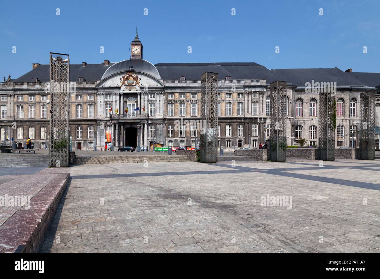 Liège, Belgique - 27 août 2017 : le Palais des Princes-Evêques est un bâtiment historique situé sur la place Saint- Banque D'Images