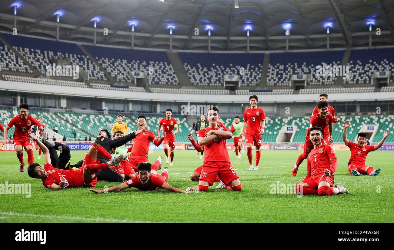 Tachkent, Ouzbékistan. 6th mars 2023. Les joueurs de Chine fêtent après avoir remporté le match du Groupe D entre la Chine et l'Arabie Saoudite de la coupe asiatique U20 de l'AFC à Tachkent, Ouzbékistan, 6 mars 2023. Credit: Che Zhouyong/Xinhua/Alay Live News Banque D'Images