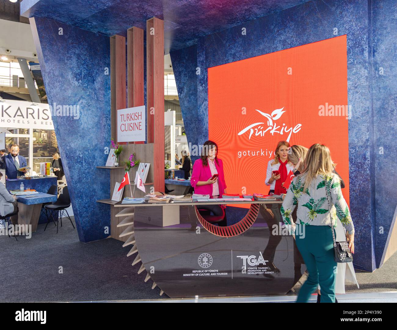 Belgrade, Serbie - 23 février 2023: République de Turkiye Stand Ministère de la Culture et du Tourisme promotion de la cuisine turque à la Foire internationale du Voyage Banque D'Images
