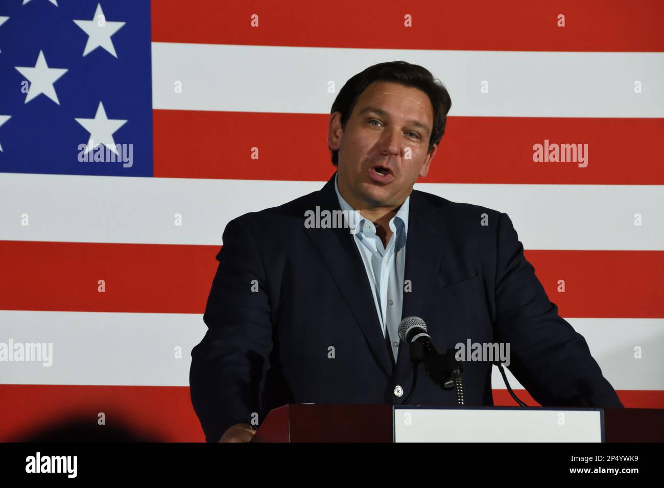 Gov. Ron DeSantis a prononcé un discours de ralliement pour les candidats du conseil scolaire du comté de Sarasota à Sarasota, Floride, États-Unis, le 21 août 2022. Banque D'Images