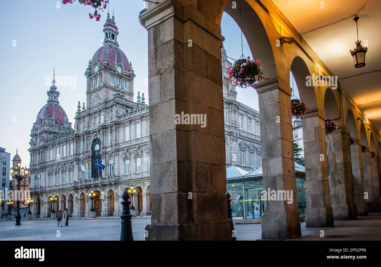 L'hôtel de ville, la place de Maria Pita, ville de La Corogne, Galice, Espagne Banque D'Images