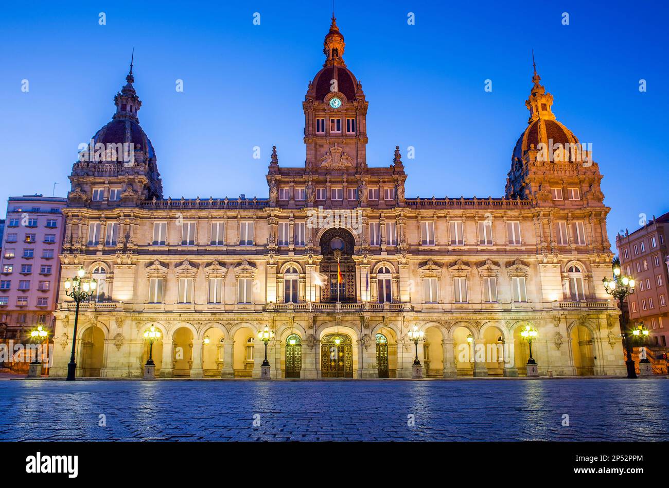 L'hôtel de ville, la place de Maria Pita, ville de La Corogne, Galice, Espagne Banque D'Images