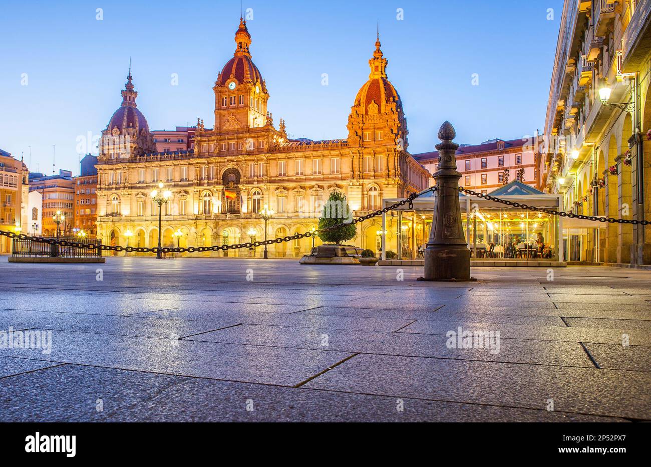 L'hôtel de ville, la place de Maria Pita, ville de La Corogne, Galice, Espagne Banque D'Images