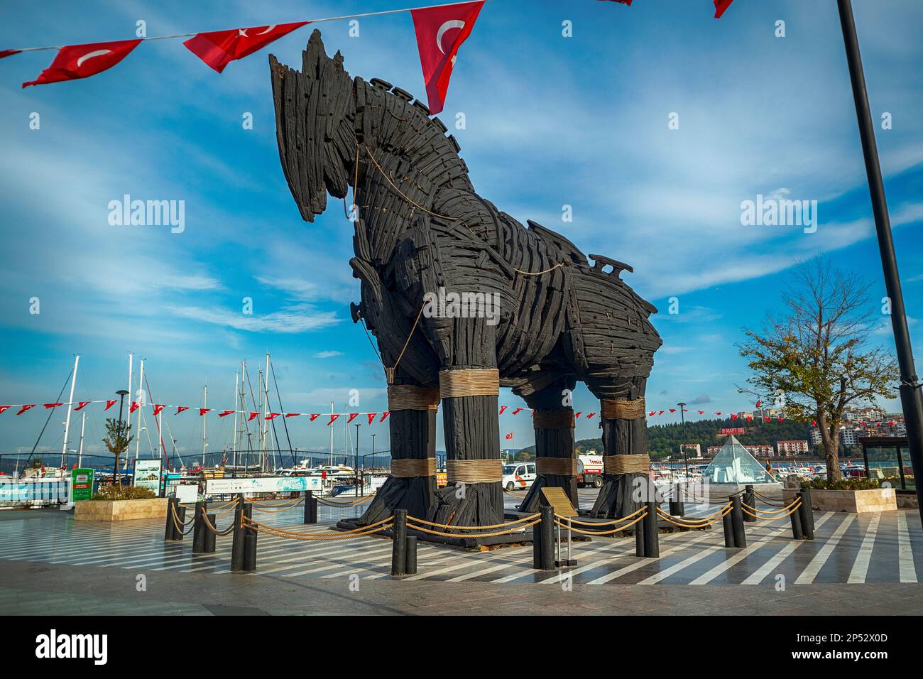 Cheval de Troie à Canakkale dans une belle journée. Ce cheval a été utilisé dans le film 'Troy' Banque D'Images