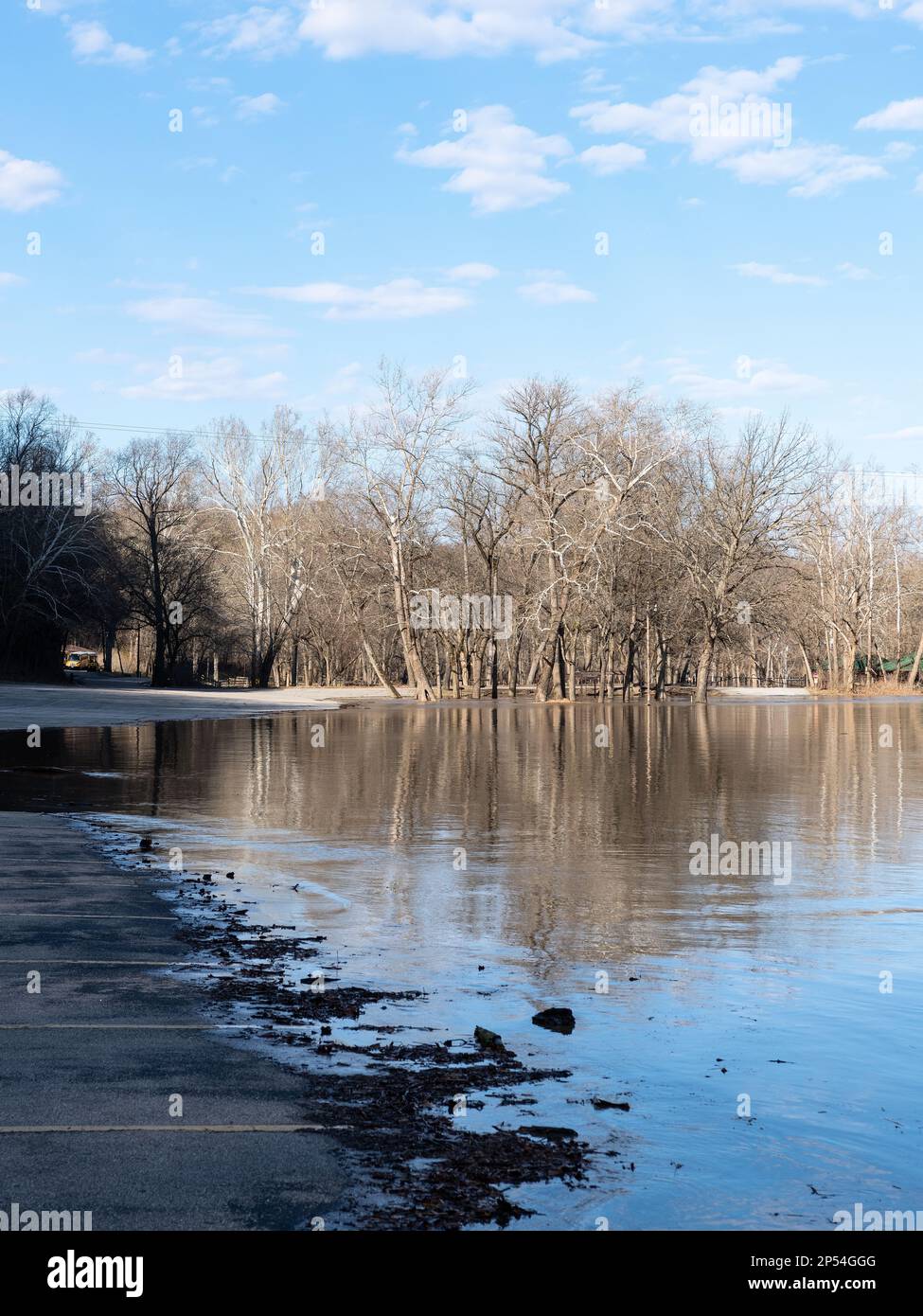 Inondation sur la rivière Meramec près des grottes de Meramec Banque D'Images