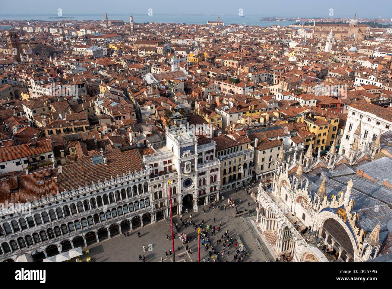 Vue sur les toits de Venise depuis le Campanile San Marco, Venise, Italie Banque D'Images