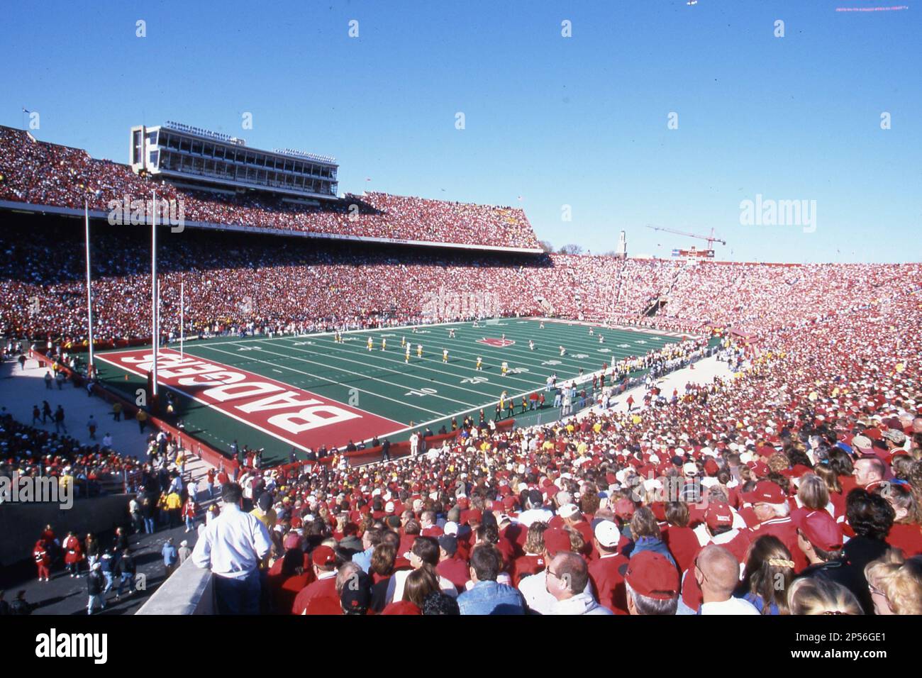 A general overall view of the interior of Camp Randall Stadium during the game between the Minnesota Golden Gophers against the Wisconsin Badgers in madison, Wisconsin on November 4, 2000. (AP Photo/Scott Boehm) Banque D'Images
