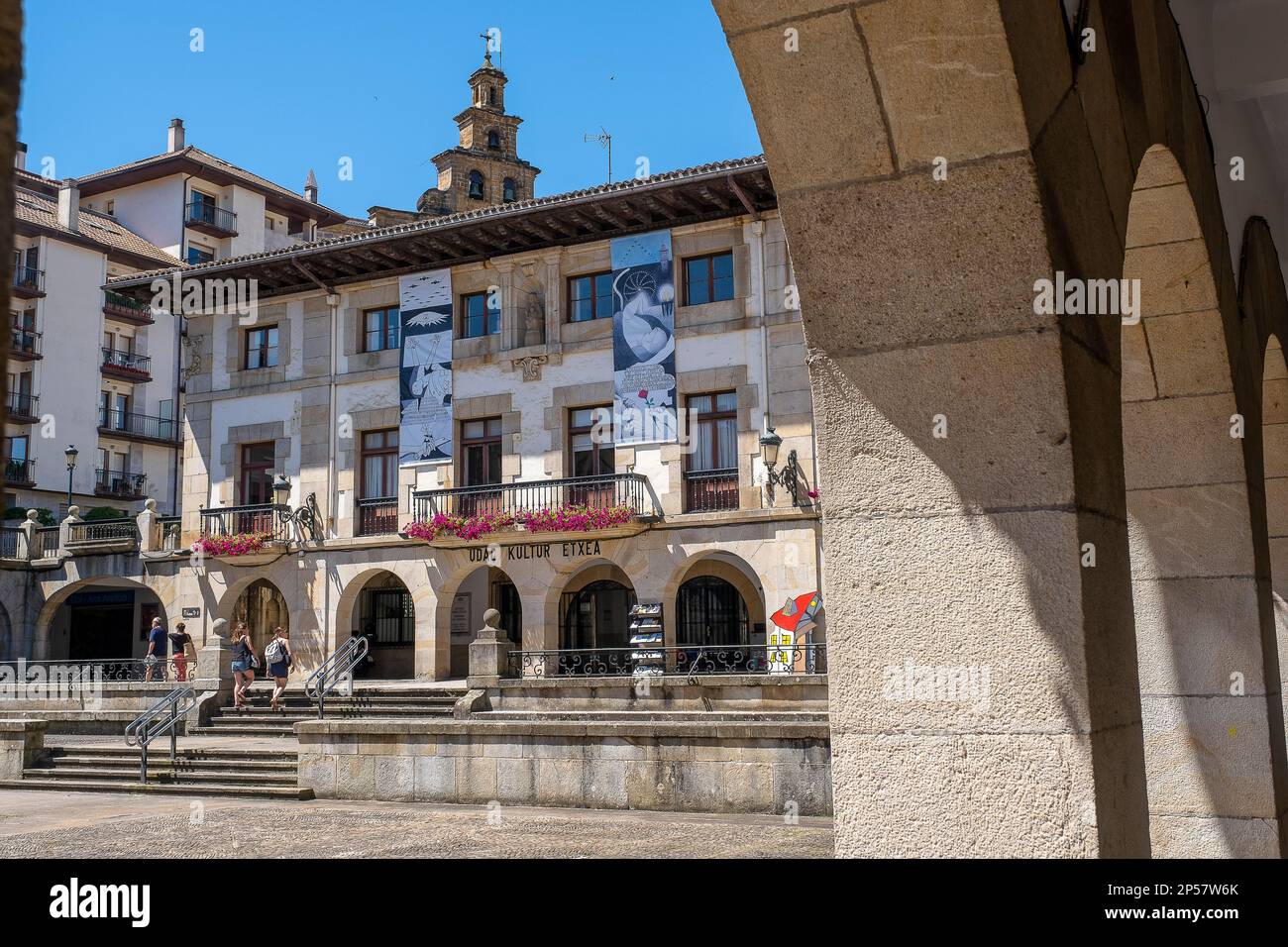 Maison de la culture en Plaza of the jurisdictions, Gernika-Lumo, pays basque, Espagne Banque D'Images