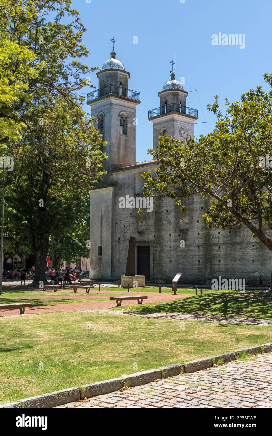 Colonia del Sacramento, Uruguay - 5 février 2023 : Basilique del Santisimo Sacramento sur la place de la ville Banque D'Images
