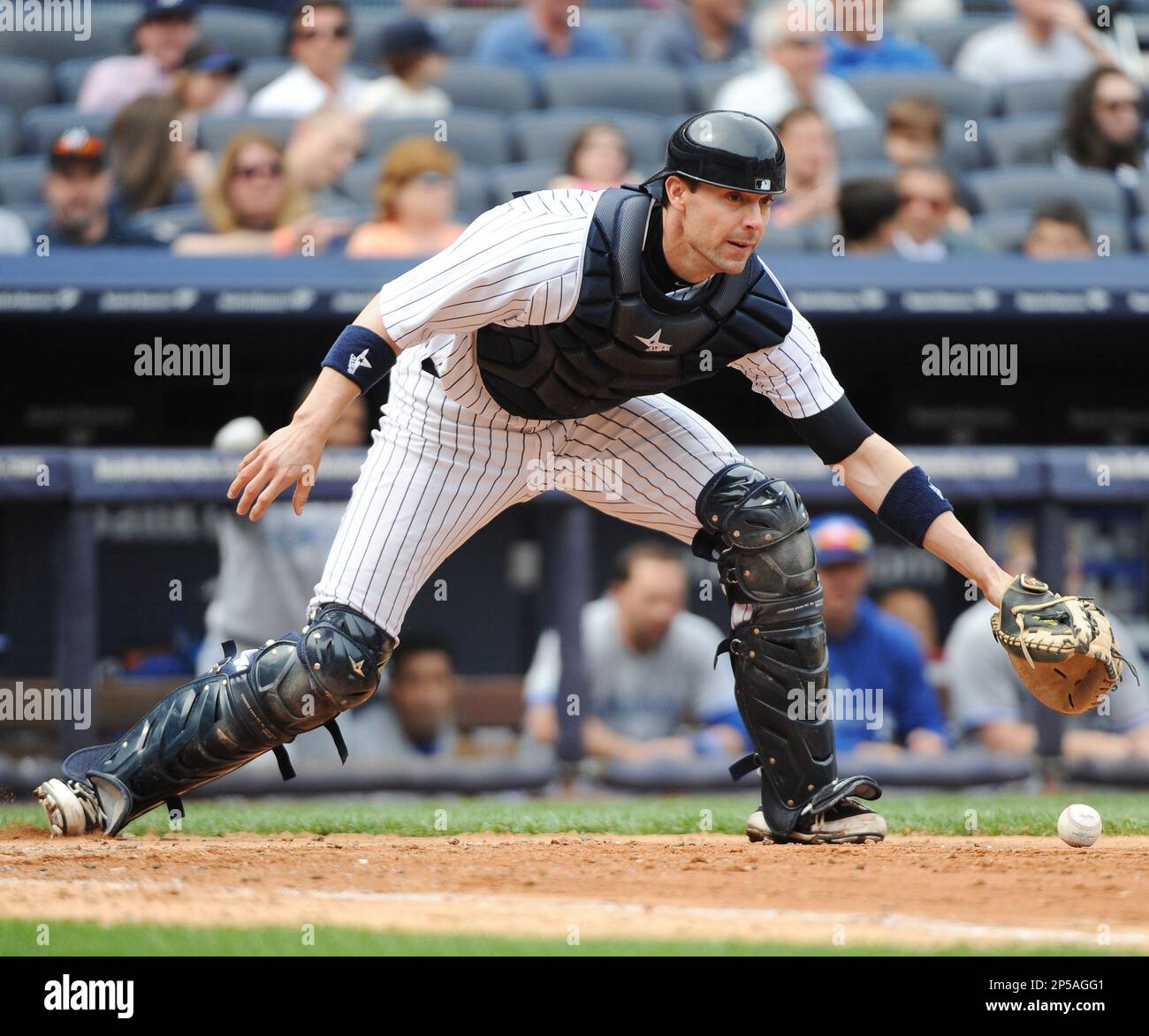 New York Yankees catcher Chris Stewart (19) during game against the Toronto BlueJays at Yankee Stadium in Bronx, New York; April 28, 2013. Yankees defeated BlueJays 3-2. (AP Photo/Tomasso DeRosa) Banque D'Images