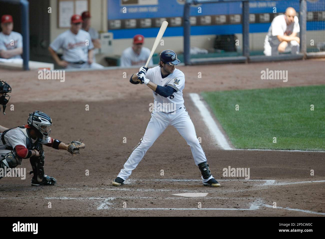 MILWAUKEE, WI - JULY 31: Ryan Braun #8 of the Milwaukee Brewers bats against the Houston Astros at Miller Park on July 31, 2011 in Milwaukee, Wisconsin. The Brewers defeated the Astros 5-4. (AP Photo/Scott Boehm) Banque D'Images