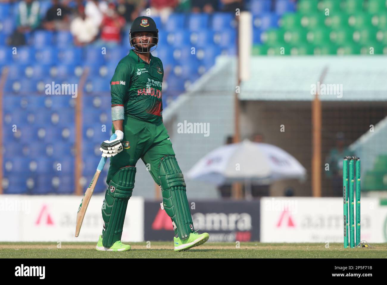 Bangladesh-Angleterre 3rd un match international d'une journée au stade Zahur Ahmed Chowdhury, Sagorika, Chattogram, Bangladesh. Banque D'Images