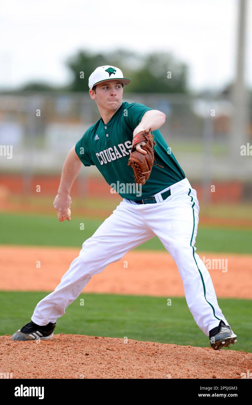 Chicago State University Cougars infielder/pitcher Andrew Wellwerts #11 during a game against the Muskingum Fighting Muskies at South County Regional Park on March 3, 2013 in Punta Gorda, Florida. (Mike Janes/Four Seam Images via AP Images) Banque D'Images