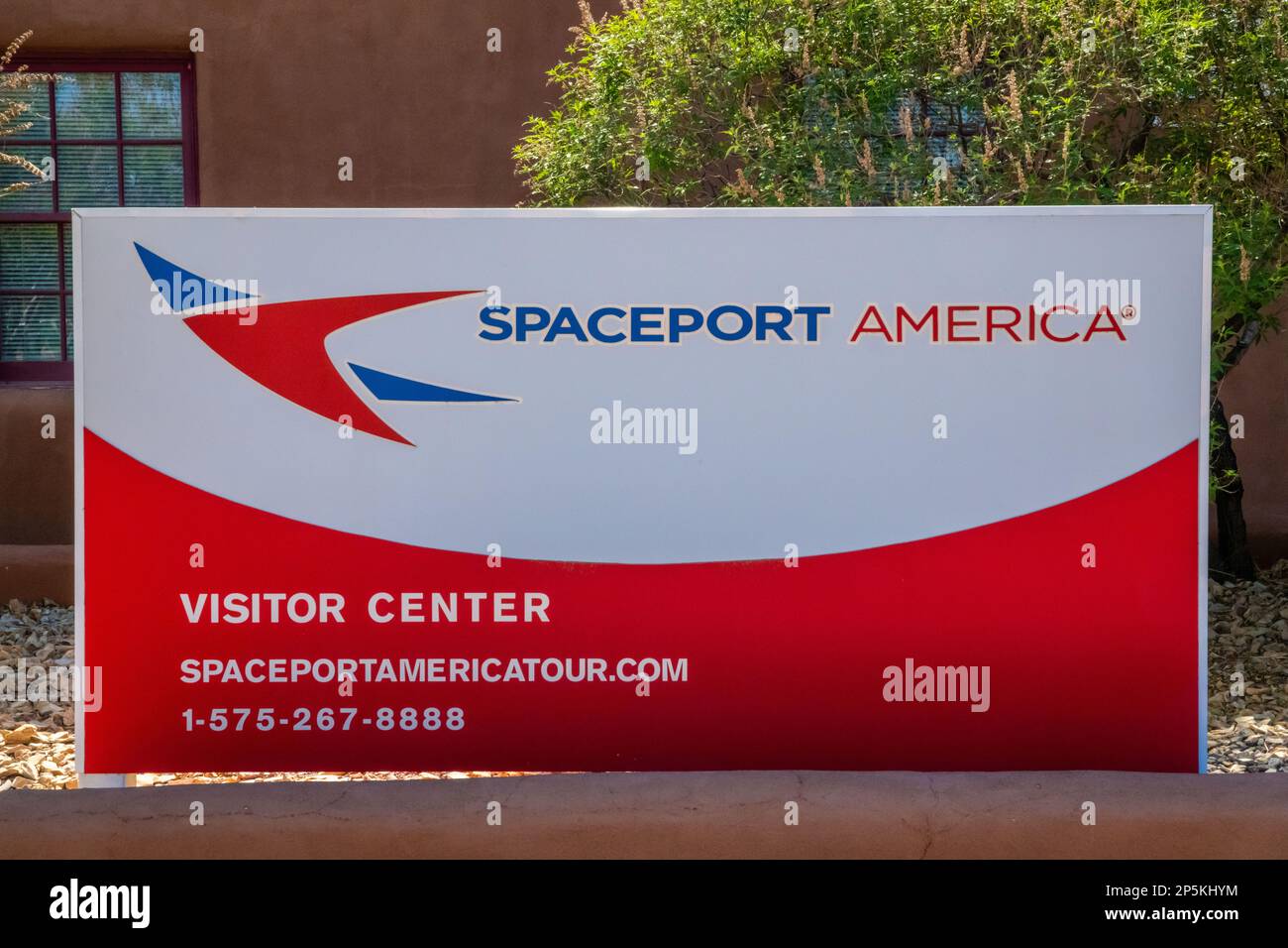 Vérité ou conséquences, NM, Etats-Unis - 2 mai 2022: Le centre des visiteurs Spaceport America Banque D'Images