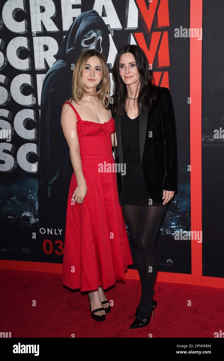 New York, NY, États-Unis. 6th mars 2023. Coco Arquette, Courteney Cox à l'arrivée pour SCREAM VI Premiere, AMC Lincoln Square, New York, NY 6 mars 2023. Crédit : Kristin Callahan/Everett Collection/Alay Live News Banque D'Images