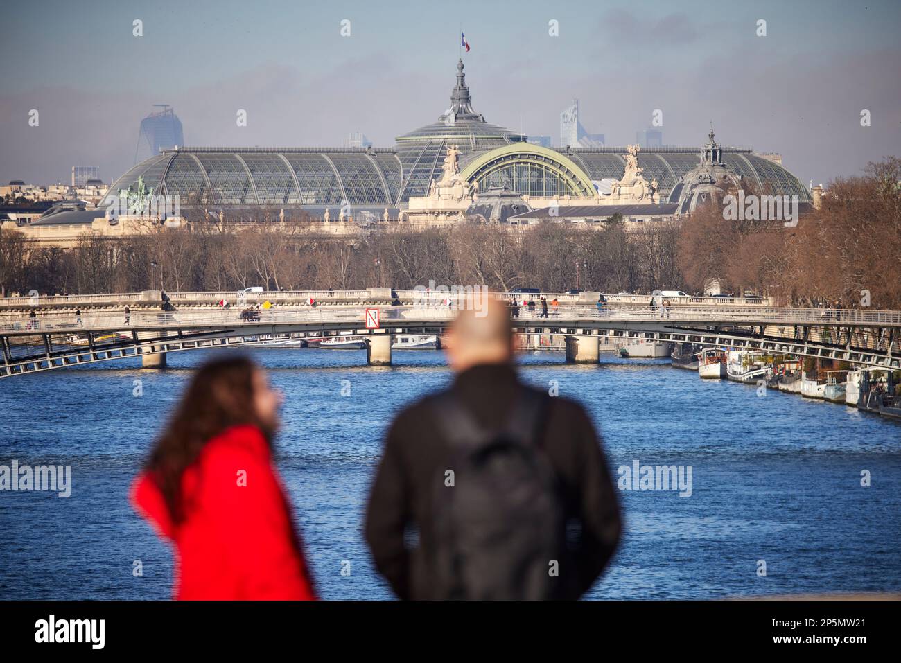 Grand Palais Art Nouveau avec toit en verre bombé, construit en 1900, accueillant des expositions et des événements culturels à Paris Banque D'Images