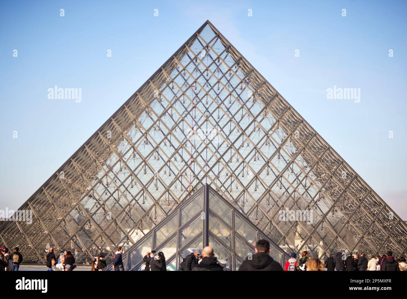 Le Musée du Louvre, est le musée le plus visité au monde, et un monument historique à Paris, en France Banque D'Images