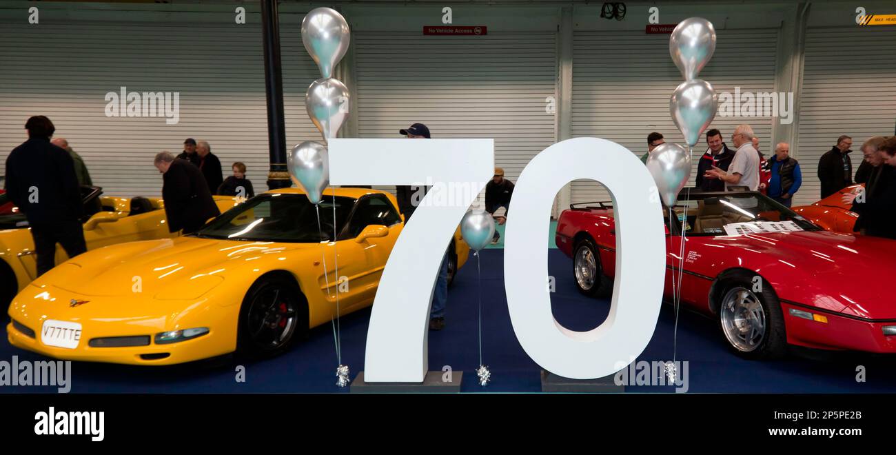 Une célébration spéciale pour marquer les 70 ans de la Corvette, au London Classic car Show 2023, mettant en vedette les 8 générations de la marque Banque D'Images