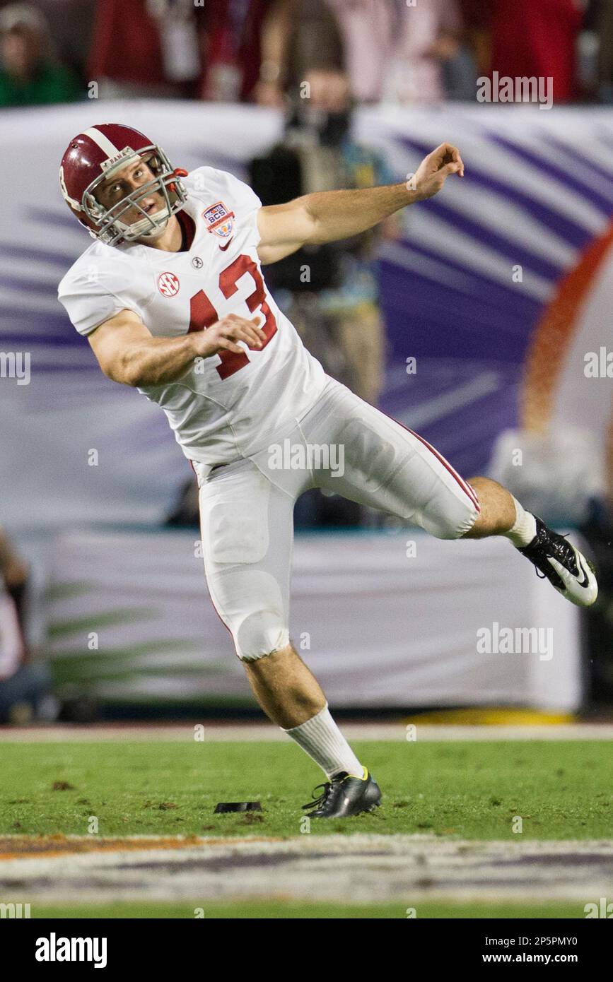 January 7, 2013: Alabama Crimson Tide kicker Cade Foster (43) looks on after kicking off during the Discover BCS National Championship between the Alabama Crimson Tide and the Notre Dame Fighting Irish at Sun Life Stadium in Miami Gardens, Florida. The Alabama Crimson Tide beat the Notre Dame Fighting Irish, 42-14, to win the BCS National Championship. (Cal Sport Media via AP Images) Banque D'Images