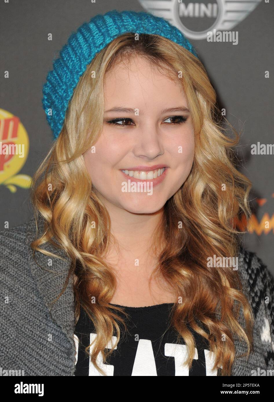 LOS ANGELES, CA - OCTOBER 09: Actress Taylor Spreitler arrives at the 3rd Annual Los Angeles Haunted Hayride at Griffith Park on October 9, 2011 in Los Angeles, California. (Photo by Jordan Strauss/Invision/AP Images) Banque D'Images