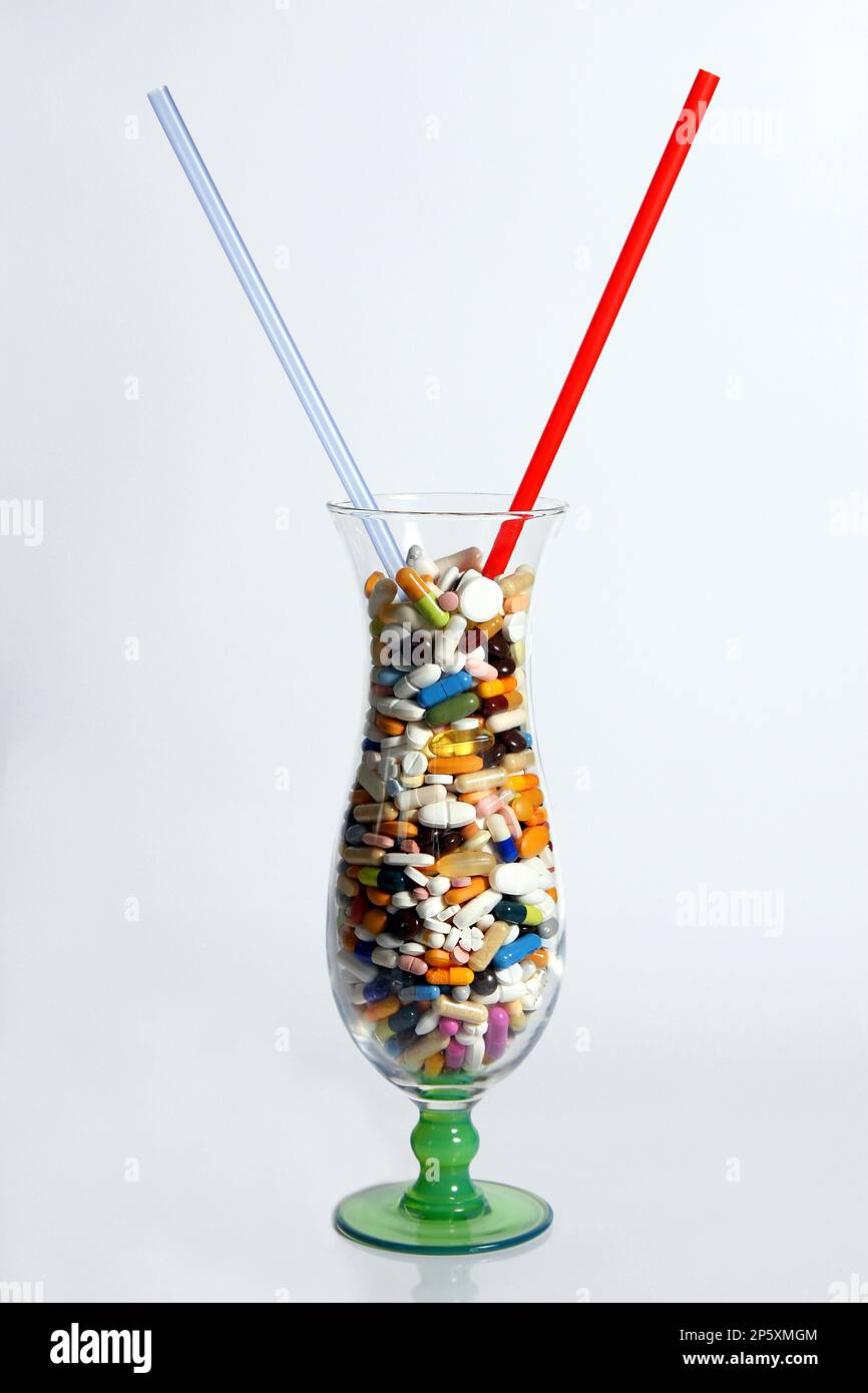 pill's cocktails avec deux pailles à boire Banque D'Images