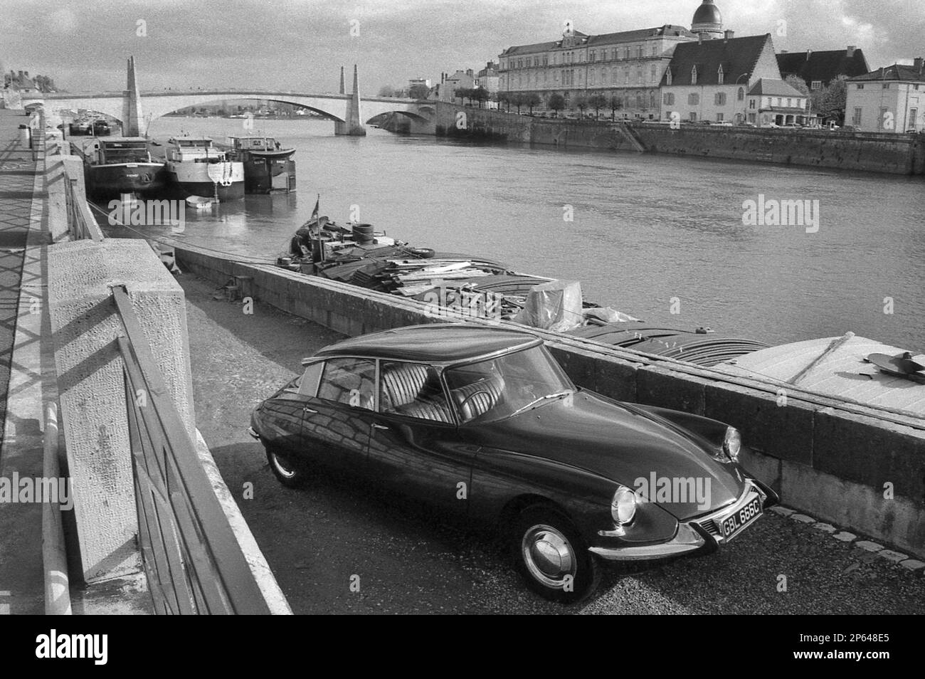 1964 CITROEN DS19 conduite en France Banque D'Images