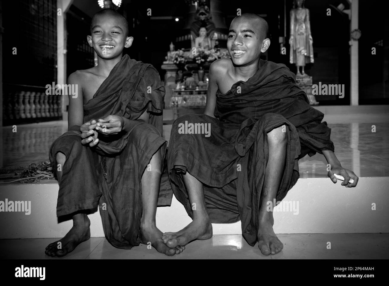 Le Myanmar, Tangoo, jeunes moines Banque D'Images