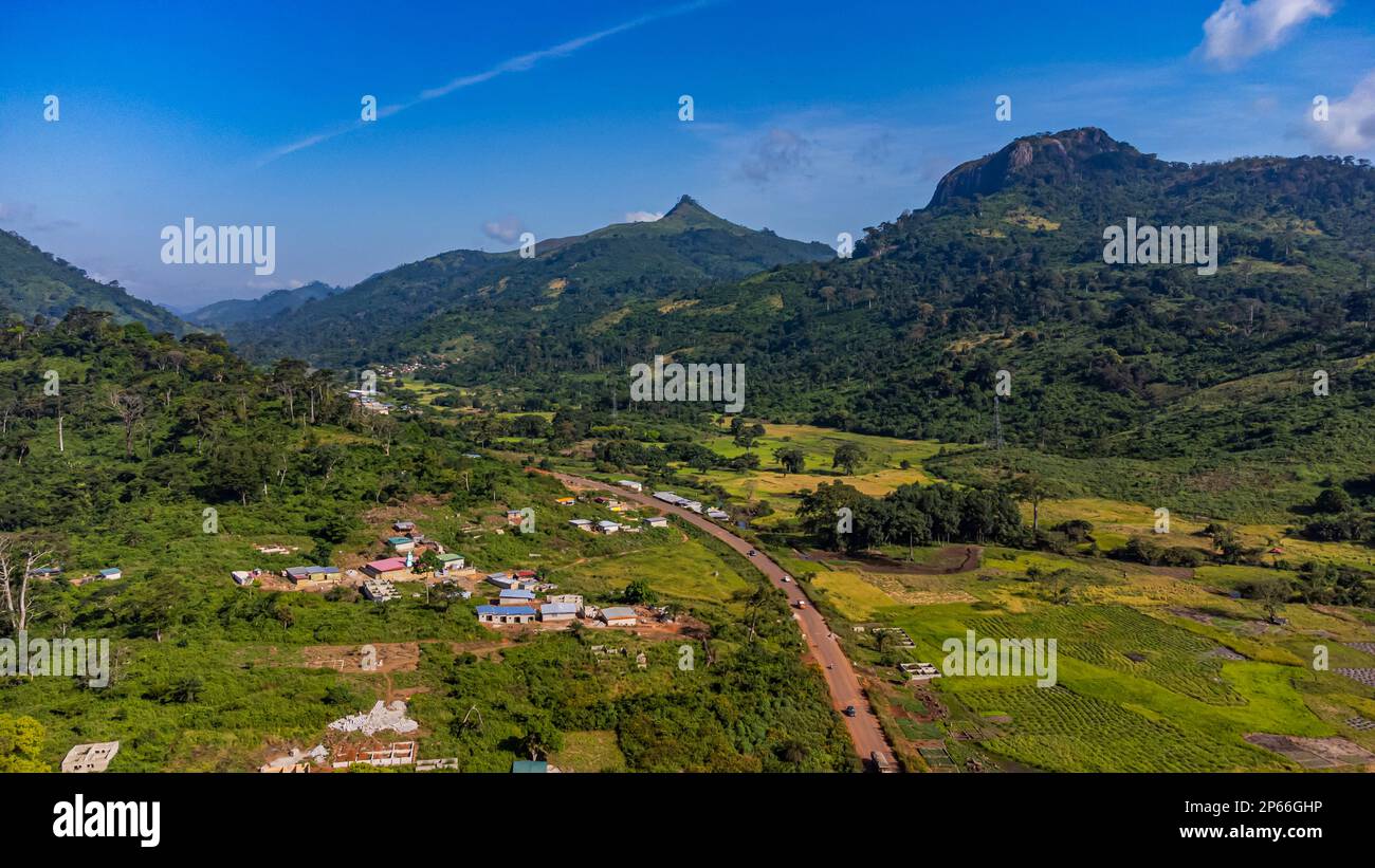 Aérienne du paysage de montagne autour de l'Homme, Côte d'Ivoire, Afrique de l'Ouest, Afrique Banque D'Images