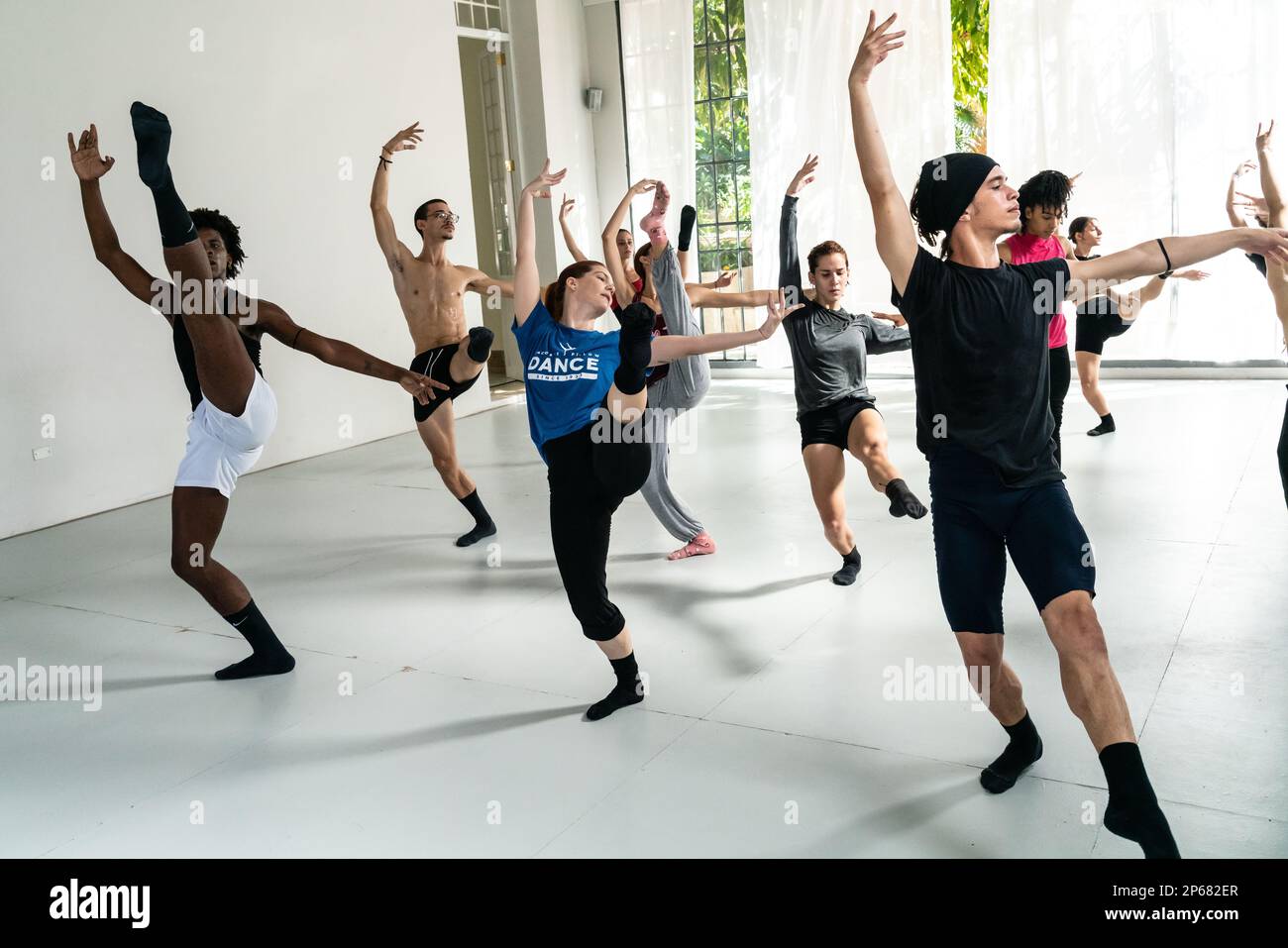 Danseurs en classe de répétition de la compagnie mi Compania Ballet Company, la Havane, Cuba, Antilles, Amérique centrale Banque D'Images