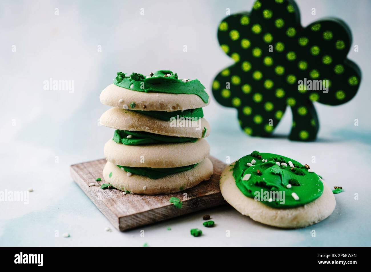 Biscuits de Saint Patrick avec glaçage vert, attention sélective Banque D'Images