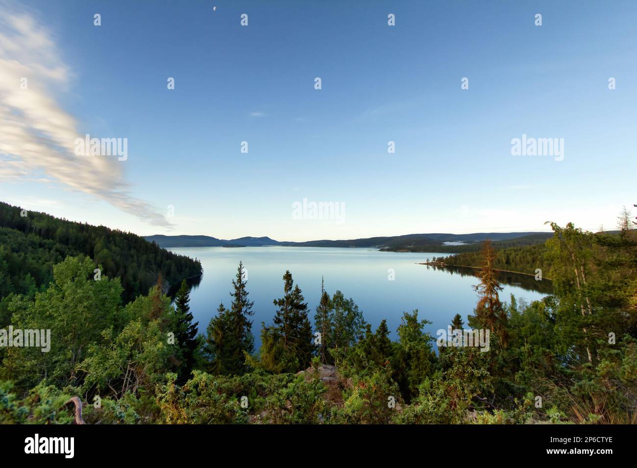 Vue panoramique sur la campagne suédoise le long du sentier de la haute côte (Höga Kustenleden) Banque D'Images