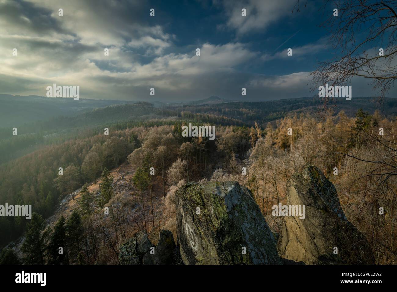 Paysage près de Semnicka rock en hiver froid matin frais Banque D'Images