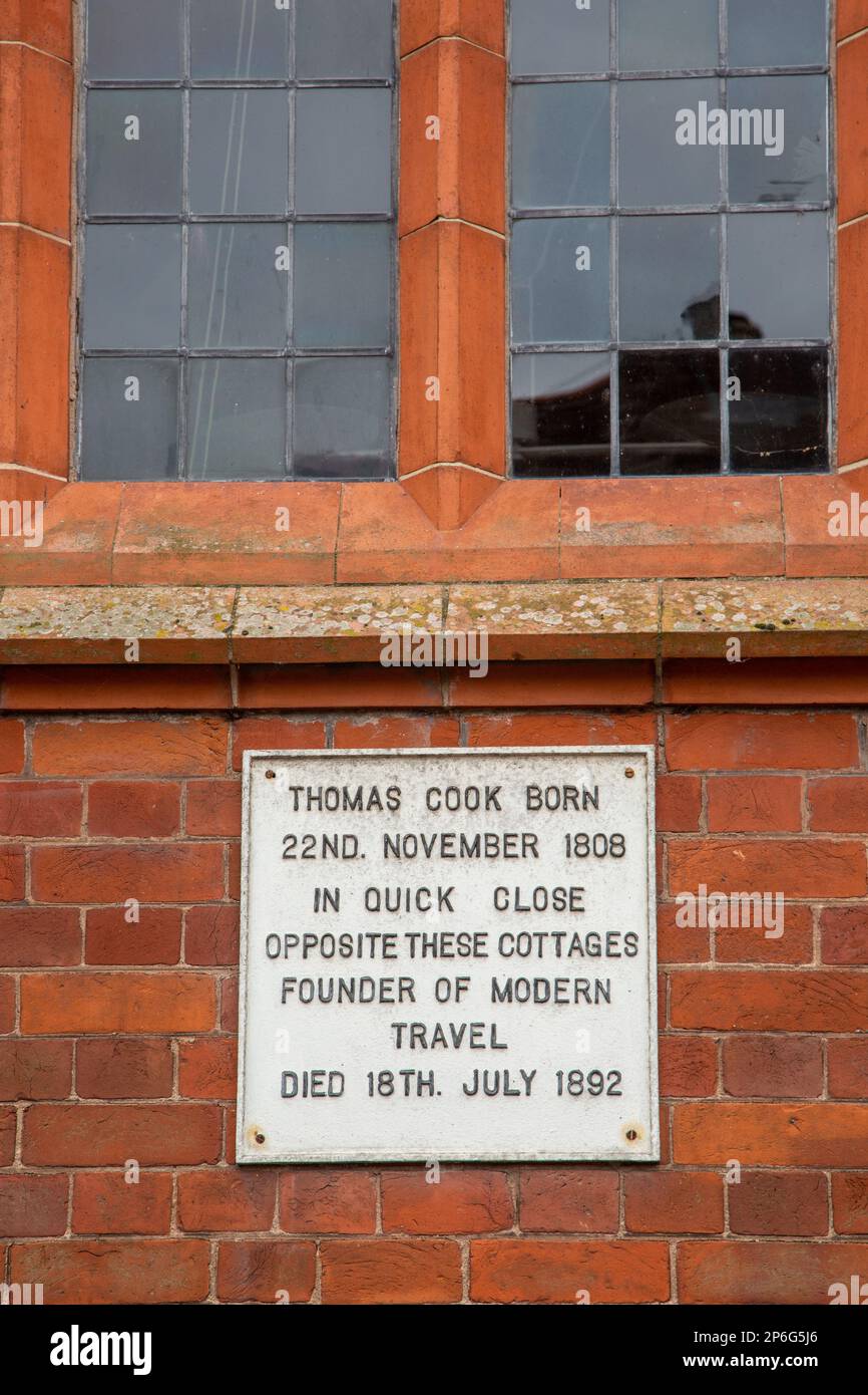 Plaque sur le mur d'une maison dans le Derbyshire de Melbourne commémorant Thomas Cook, fondateur du voyage moderne qui bornin la ville en 1808 Banque D'Images