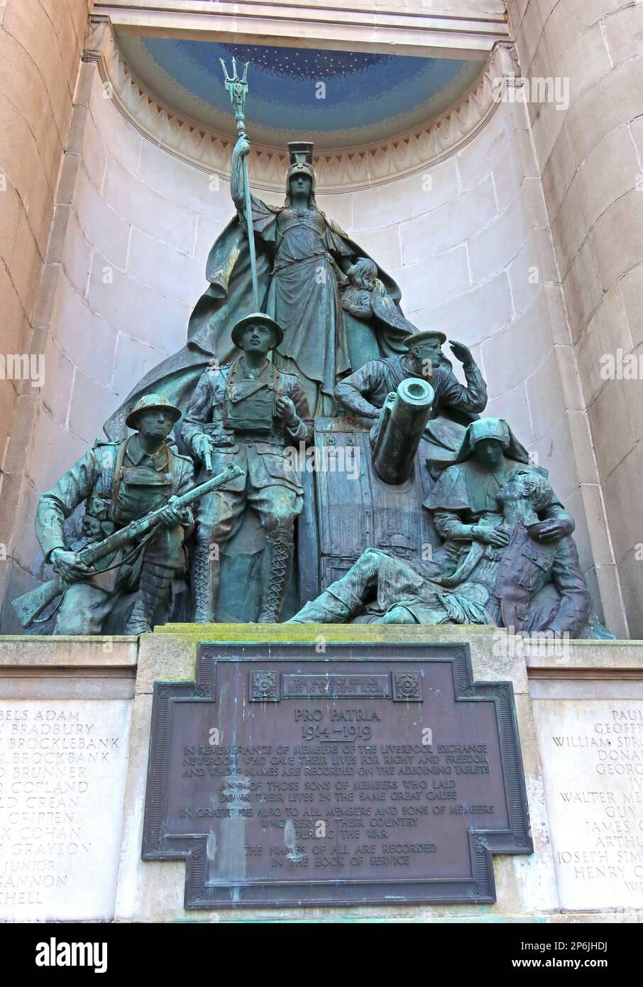 Remembrance Pro Patria, 1914-18 salle de presse Memorial, drapeaux d'échange, Liverpool, Merseyside, Angleterre, Royaume-Uni, L2 3YL, par Walter Gilbert 1924 Banque D'Images