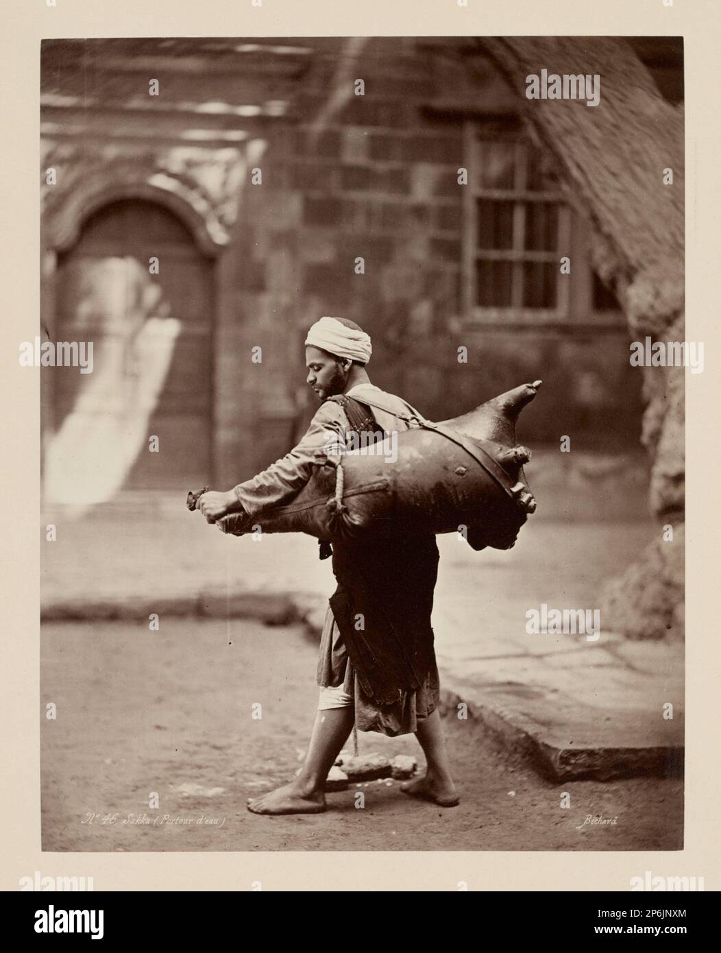 Maison Béchard, porte-eau, le Caire, 1870s, impression d'albumine à partir d'une plaque humide de collodion négatif. Banque D'Images