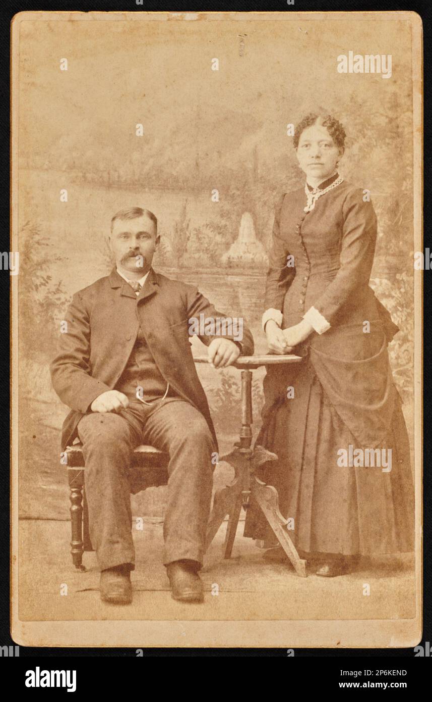 Robert Peterson Dammand, Portrait d'un homme et d'une femme, c. 1885-1889, papier photo imprimé monté sur carte. Banque D'Images