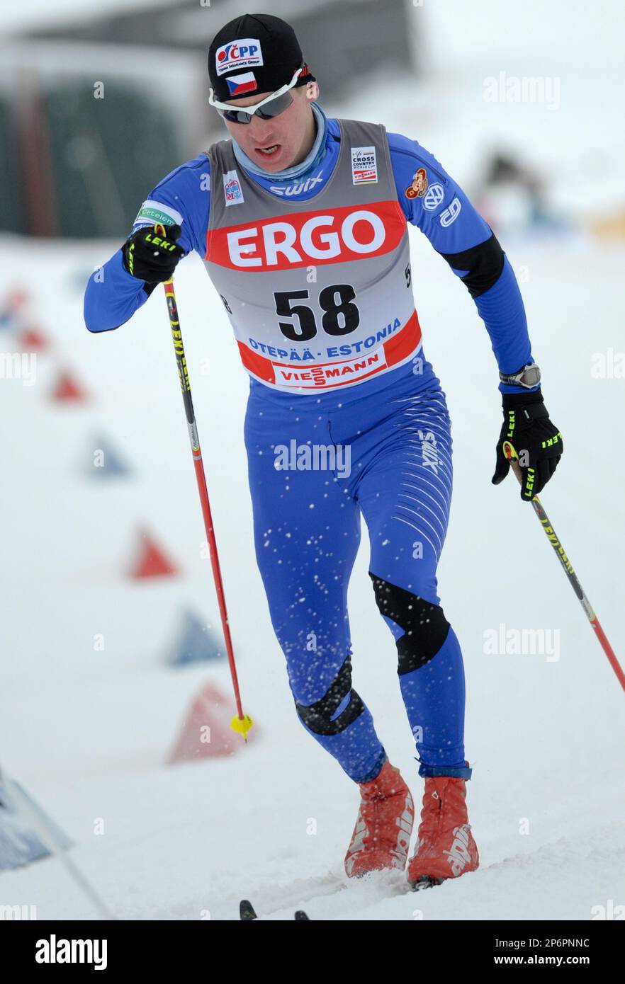 Second placed, Lukas Bauer of Czech Republic skis during the World Cup cross country men's 15 km event in Otepaa, Estonia, Sunday, Jan. 22, 2012. (AP Photo/Timur Nisametdinov, NIPA) Banque D'Images