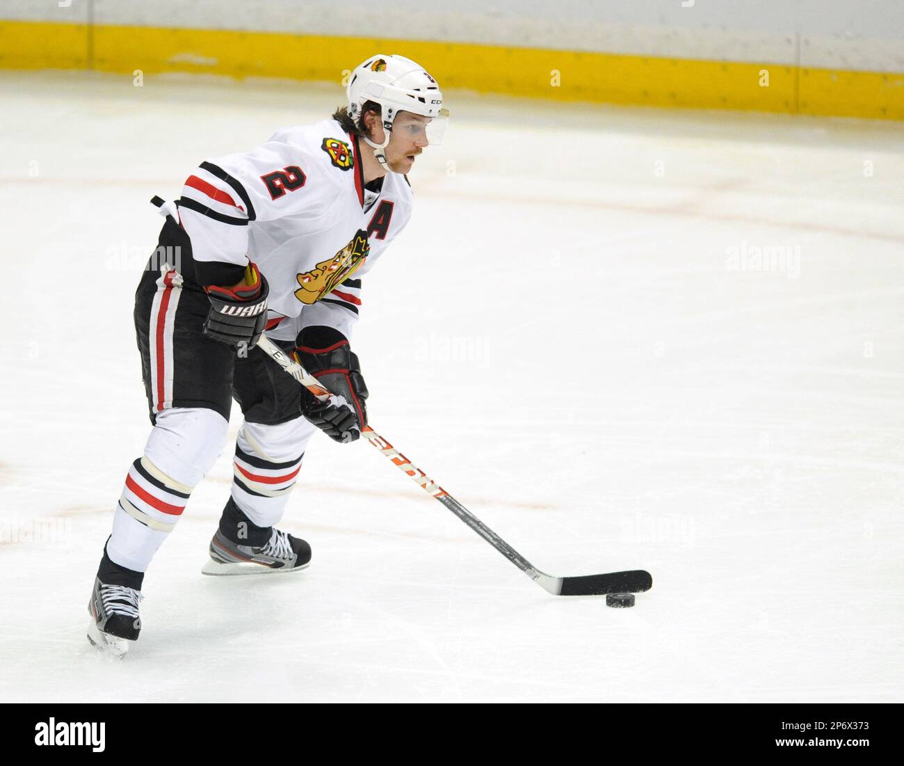 November 25, 2011 Anaheim, CA. Chicago Blackhawks defenseman Duncan Keith #2 in action during the NHL game between the Anaheim Ducks and the Chicago Blackhawks at the Honda Center in Anaheim, California. (Cal Sport Media via AP Images) Banque D'Images
