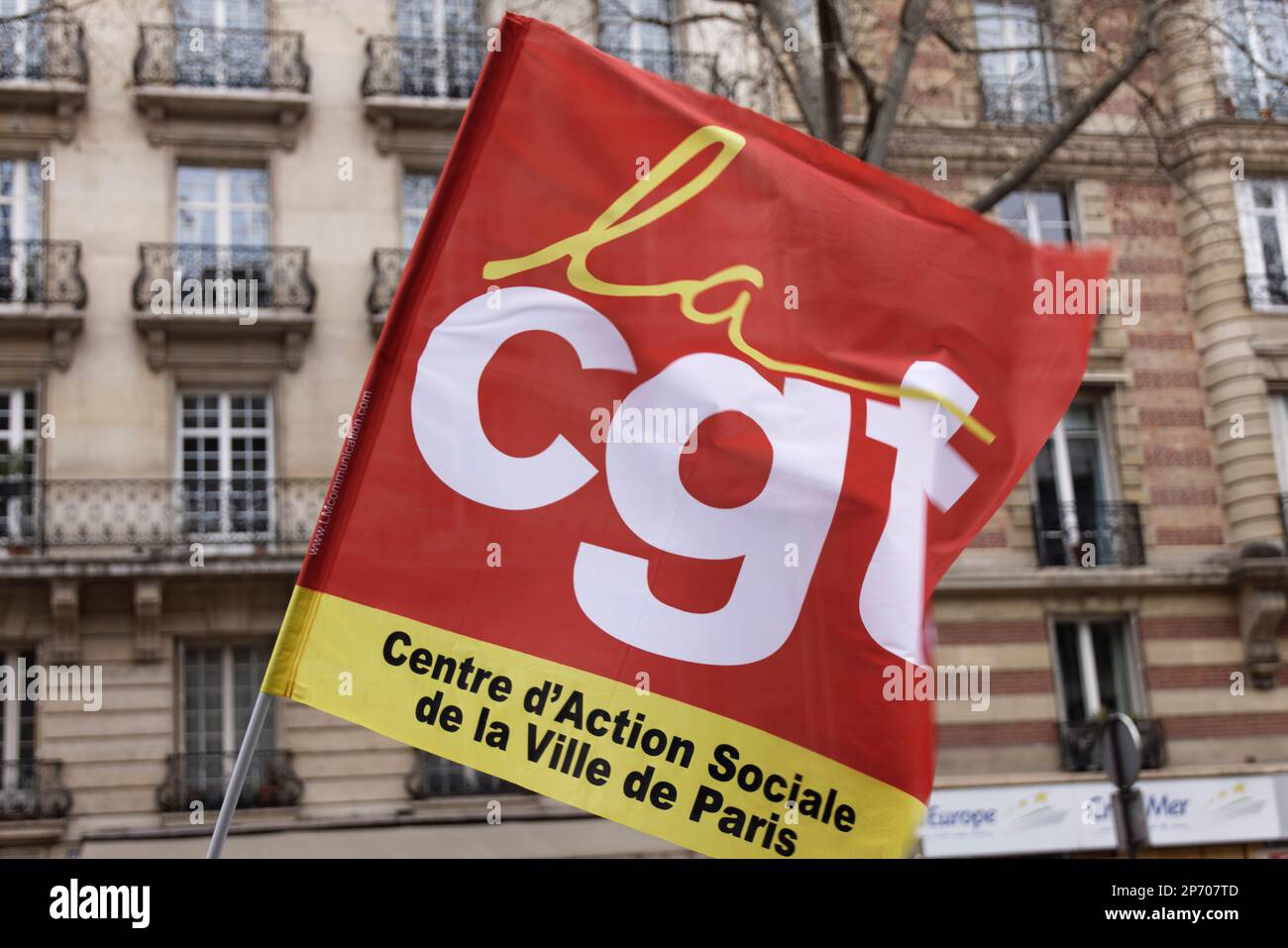 Paris, France. 7th mars 2023. La manifestation a commencé à placer le Corbusier pour le sixième jour de mobilisation contre la réforme des retraites à Paris. Banque D'Images