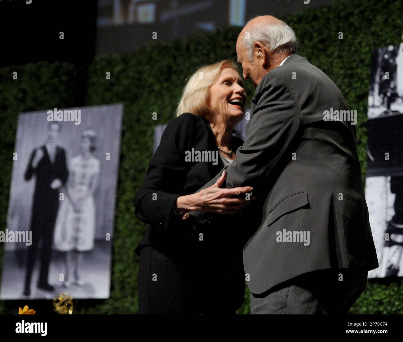 NORTH HOLLYWOOD, CA - OCTOBER 13: (L-R) Actress Eva Marie Saint and honoree Carl Reiner speak onstage at the Academy of Television Arts & Sciences Presents: "An Evening Honoring Carl Reiner" at the Leonard H. Goldenson Theatre on October 13, 2011 in North Hollywood, California. (Photo by Frank Micelotta/Invsion/AP) Banque D'Images