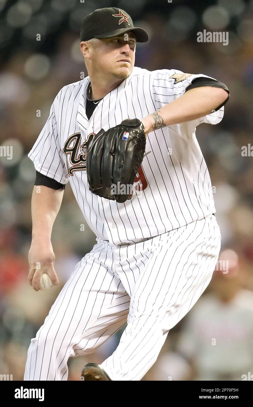 Houston Astros pitcher Brett Myers #39 delivers during the Major League Baseball game against the Philadelphia Phillies at Minute Maid Park in Houston, Texas on September 12, 2011. Houston defeated Philadelphia 5-1. (Andrew Woolley/Four Seam Images via AP Images) Banque D'Images