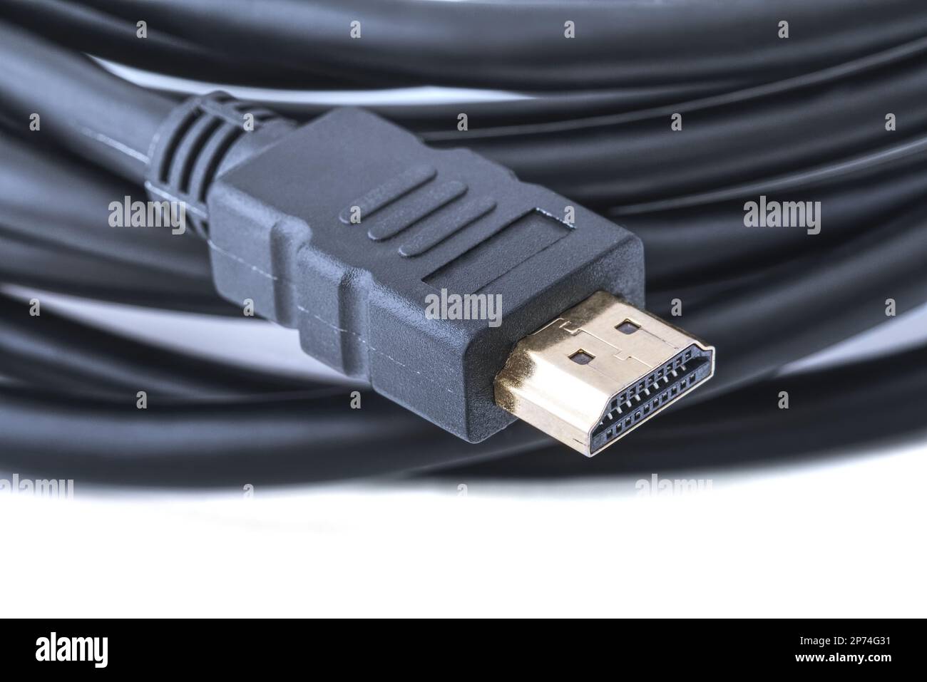 Câble HDMI pour tout téléviseur HD, système Home Cinéma, console de jeux vidéo ou lecteur Blu-ray Banque D'Images